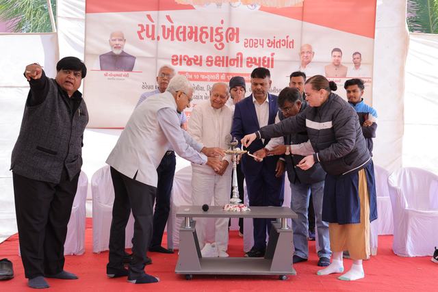 ઉદ્ઘાટન સમારોહમાં દીપ પ્રાગટ્ય